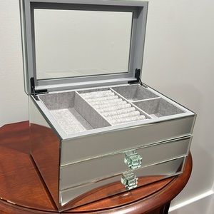 Mirror jewelry box